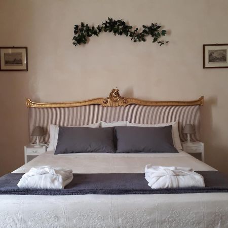 Bed and Breakfast Dépendance Royale Caserta Exterior foto
