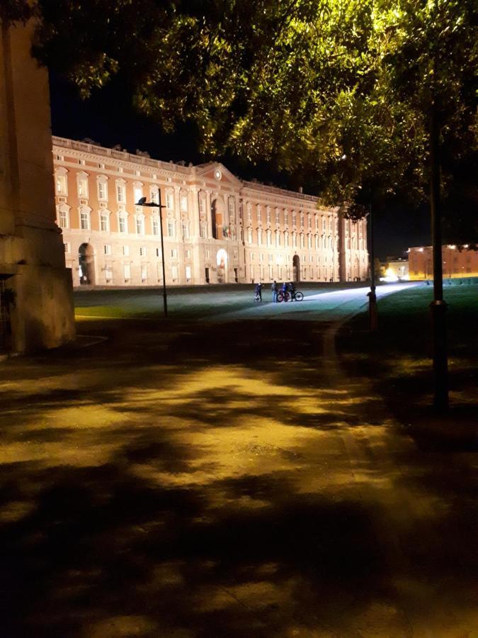 Bed and Breakfast Dépendance Royale Caserta Exterior foto
