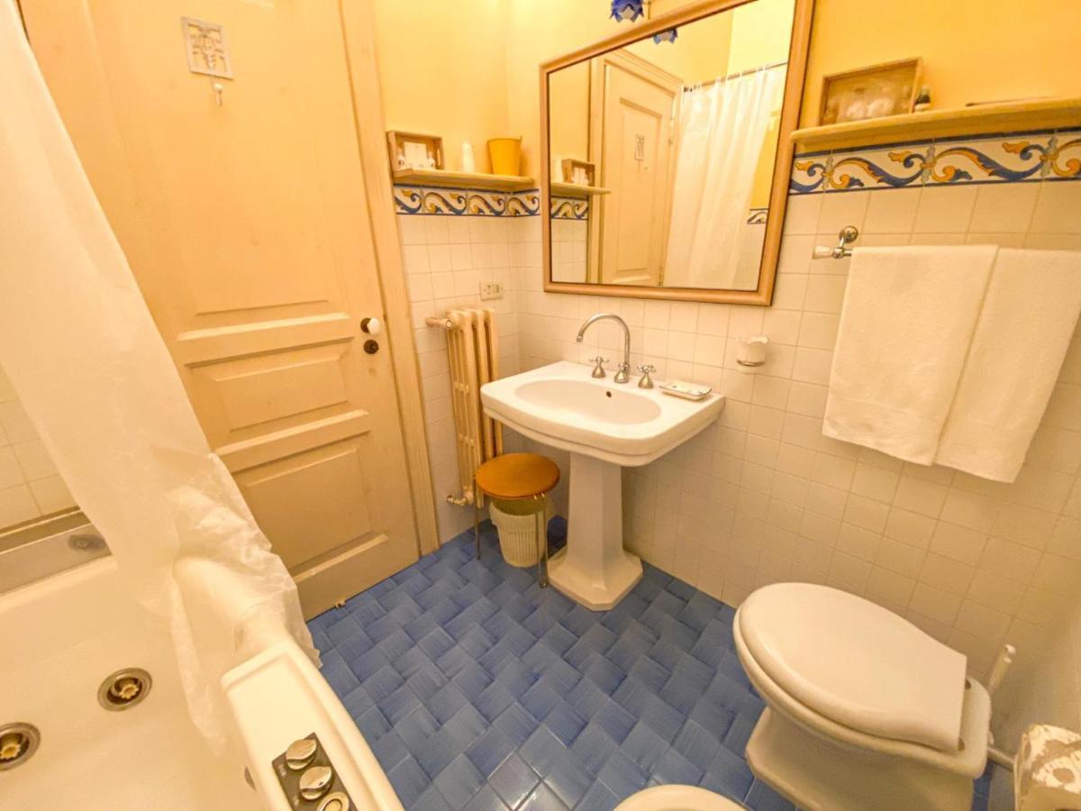 Bed and Breakfast Dépendance Royale Caserta Exterior foto