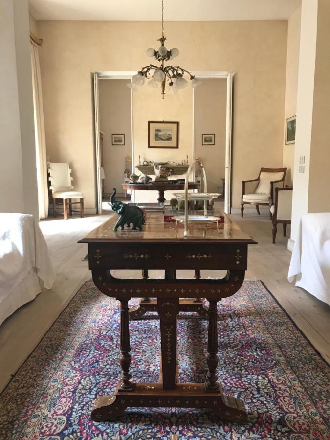 Bed and Breakfast Dépendance Royale Caserta Exterior foto