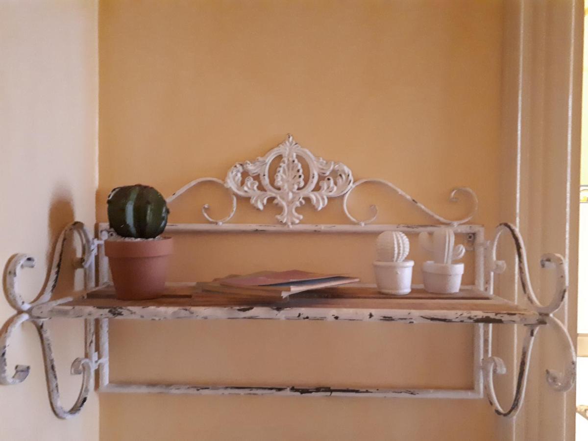 Bed and Breakfast Dépendance Royale Caserta Exterior foto