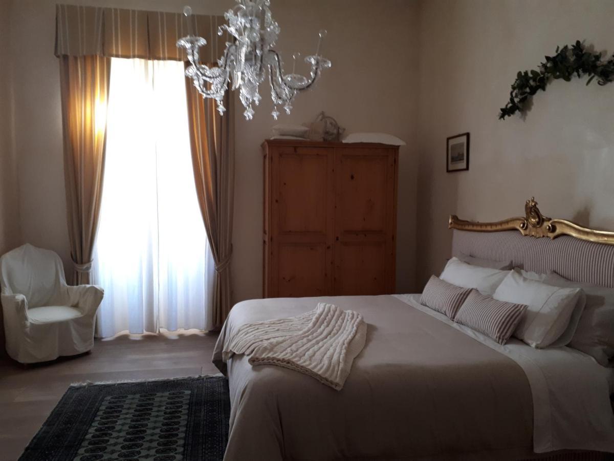 Bed and Breakfast Dépendance Royale Caserta Exterior foto